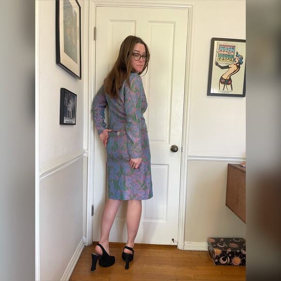 50s-60s Vintage Lucinda of California Iridescent Floral Skirt Suit - Picture 3 of 14